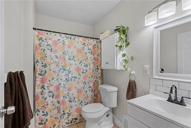 3050 N 49th Terrace, Kansas City, KS 66104