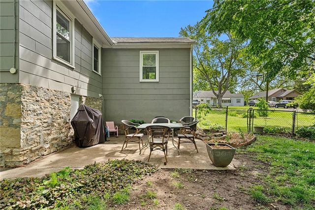 3050 N 49th Terrace, Kansas City, KS 66104