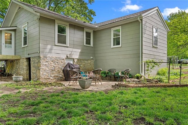 3050 N 49th Terrace, Kansas City, KS 66104