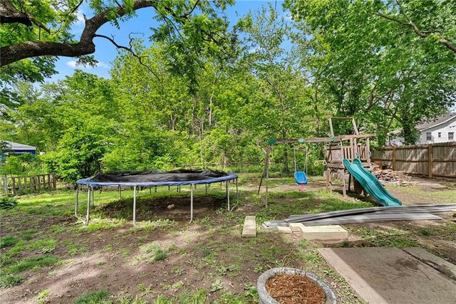 3050 N 49th Terrace, Kansas City, KS 66104