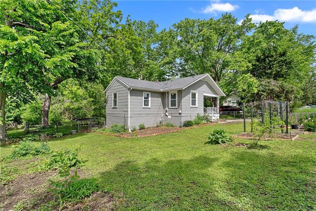 3050 N 49th Terrace, Kansas City, KS 66104