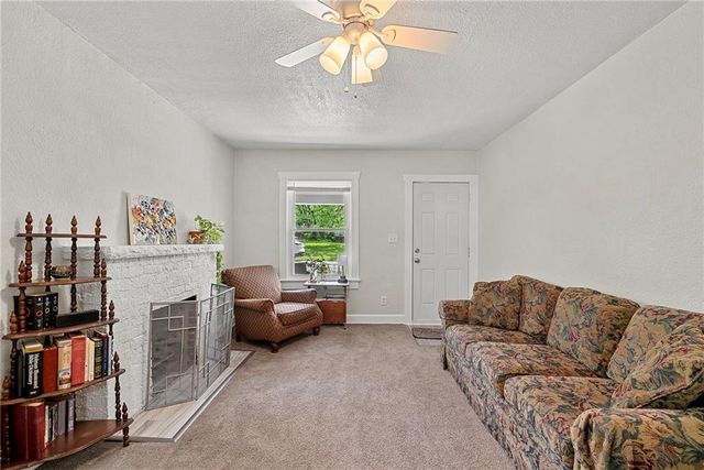3050 N 49th Terrace, Kansas City, KS 66104