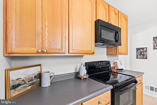 6608 GREY FOX DR, Springfield, VA 22152