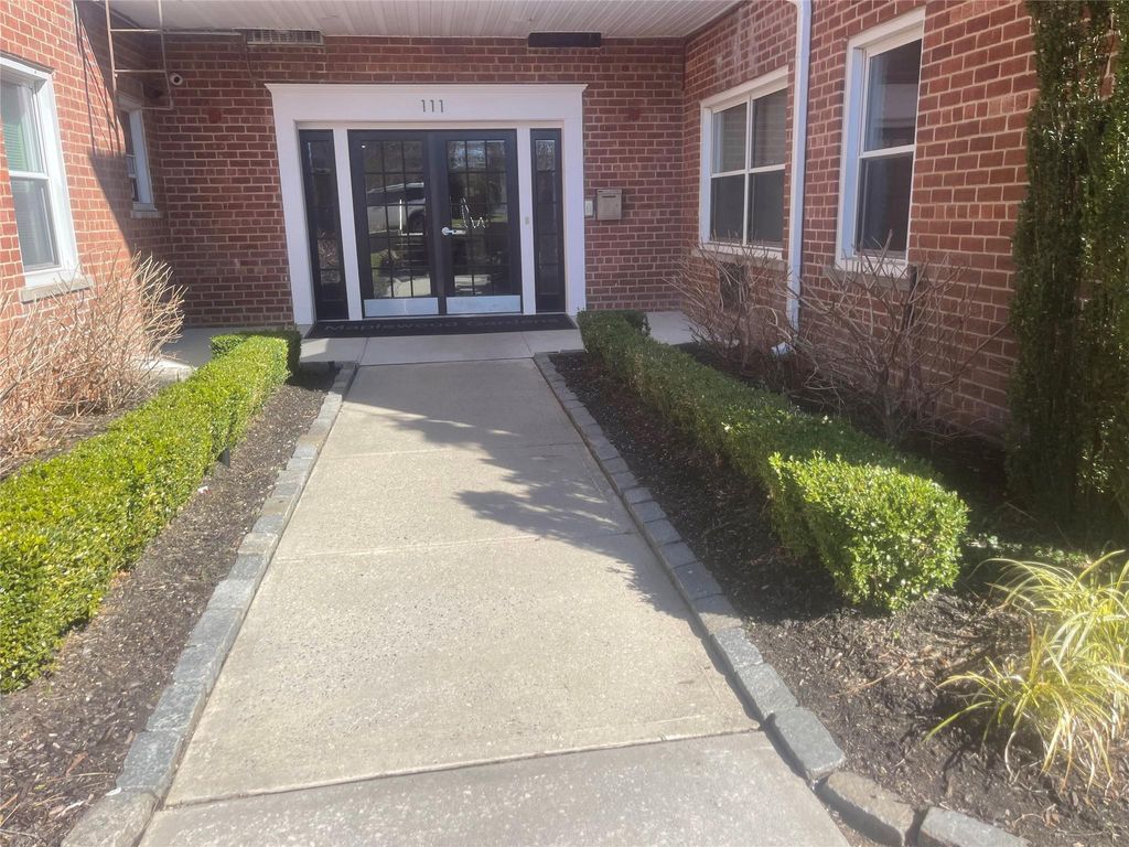 111 S Centre Avenue 2-PP, Rockville Centre, NY 11570