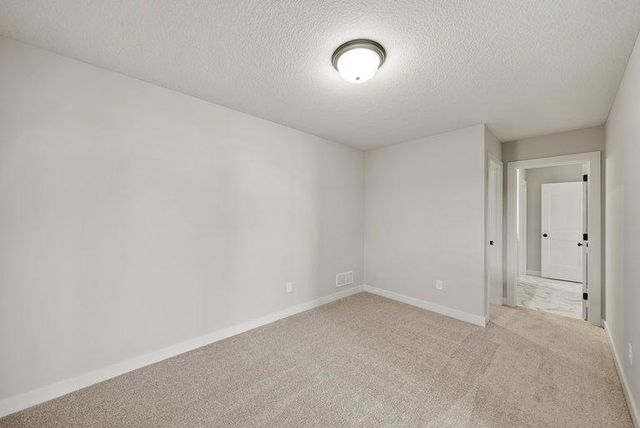 5821 Freeland Bay N, Hugo, MN 55038