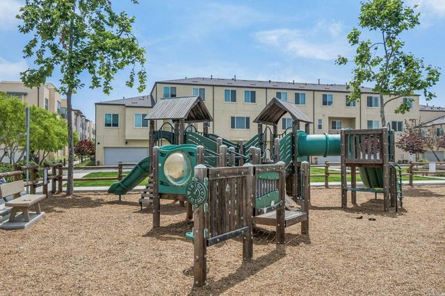 5204 Beachfront Cove St. 22, San Diego, CA 92154