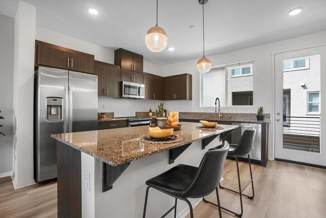 5204 Beachfront Cove St. 22, San Diego, CA 92154