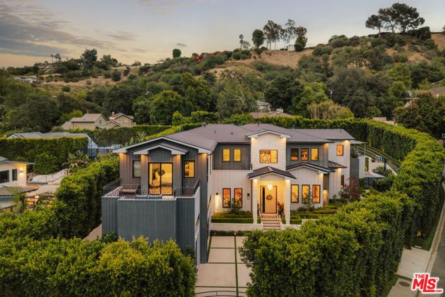 15321 Kingswood Lane, Sherman Oaks, CA 91403