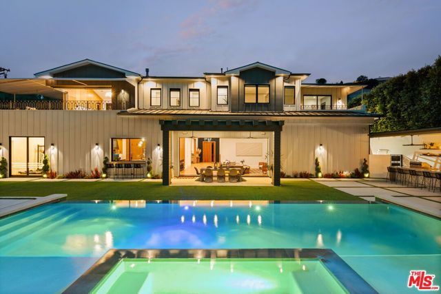 15321 Kingswood Lane, Sherman Oaks, CA 91403