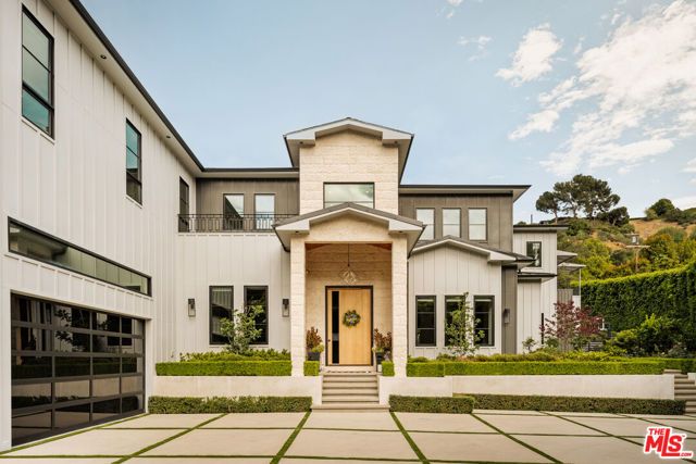 15321 Kingswood Lane, Sherman Oaks, CA 91403
