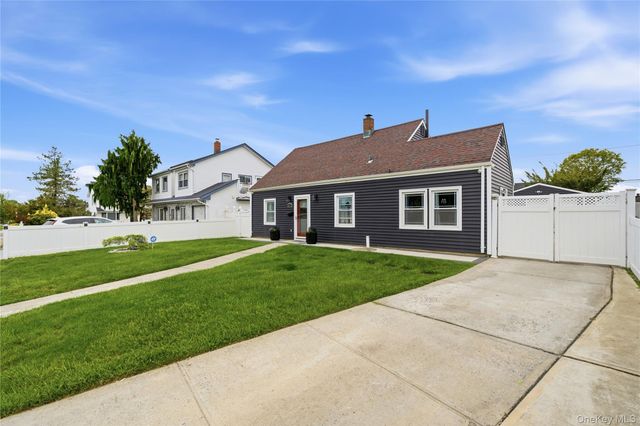 50 Ridge Lane, Levittown, NY 11756