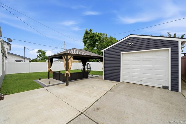 50 Ridge Lane, Levittown, NY 11756