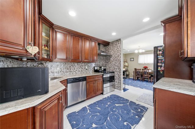 50 Ridge Lane, Levittown, NY 11756