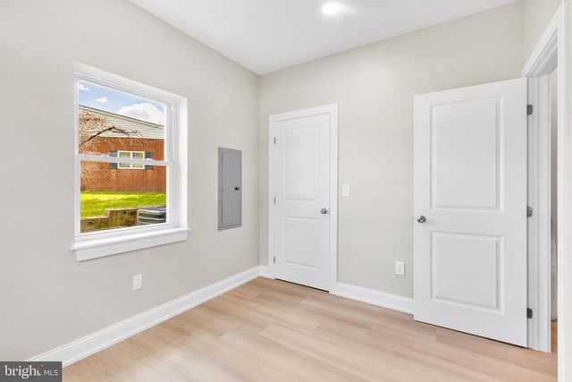 2016 WOODSIDE LN, Broomall, PA 19008