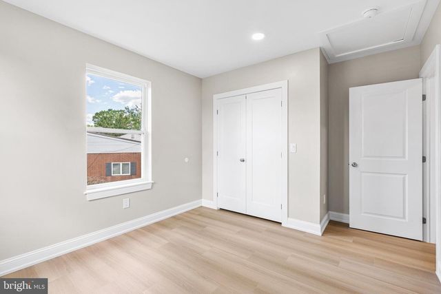 2016 WOODSIDE LN, Broomall, PA 19008