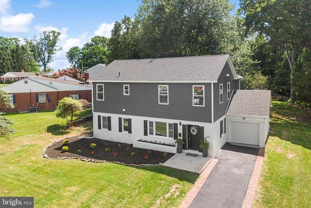 2016 WOODSIDE LN, Broomall, PA 19008