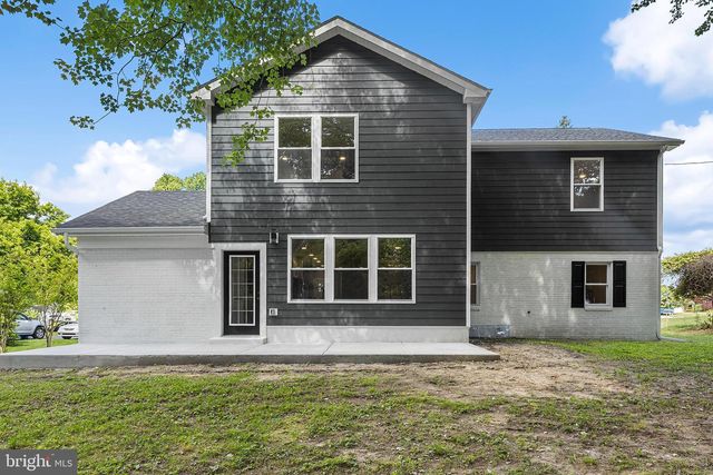 2016 WOODSIDE LN, Broomall, PA 19008