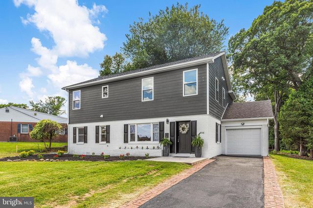 2016 WOODSIDE LN, Broomall, PA 19008