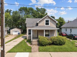 730 WOODLAND AVENUE, Oshkosh, WI 54901