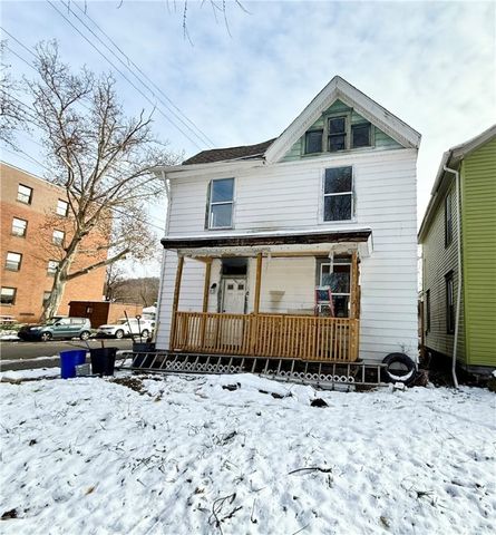 841 2nd Ave, Beaver Falls, PA 15010