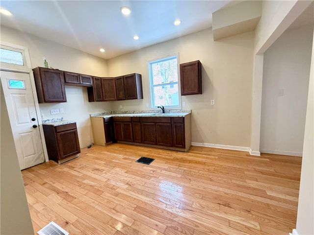 841 2nd Ave, Beaver Falls, PA 15010