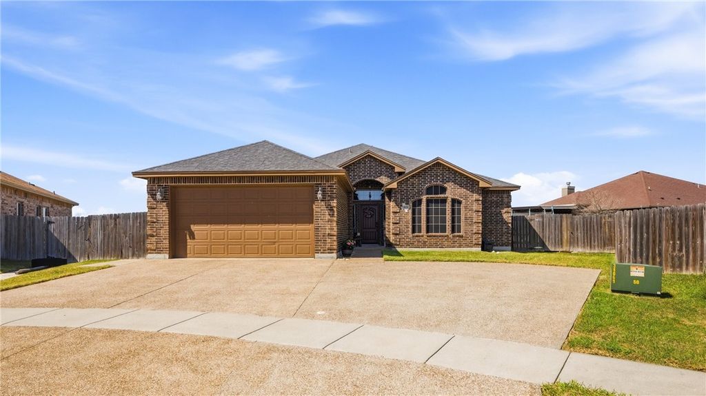 14226 Kruip Ct, Robstown, TX 78380