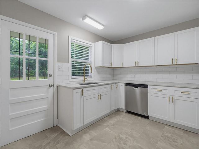 5401 Hilltop Drive S, Mobile, AL 36608