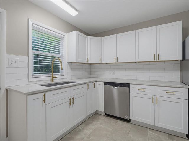5401 Hilltop Drive S, Mobile, AL 36608