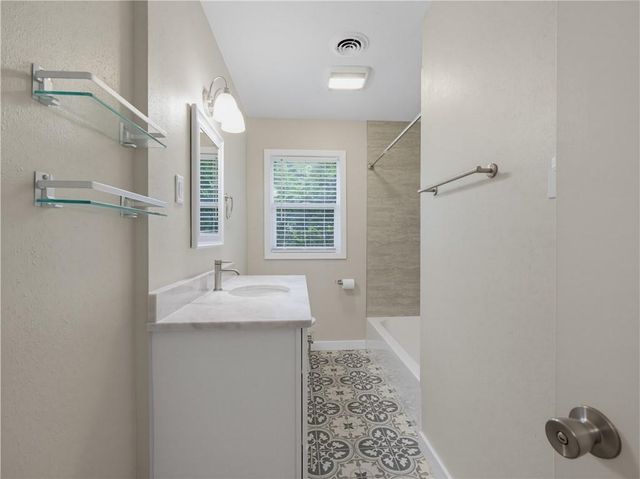 5401 Hilltop Drive S, Mobile, AL 36608