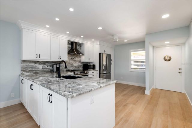 4860 GULF OF MEXICO DRIVE Villa 13, Longboat Key, FL 34228