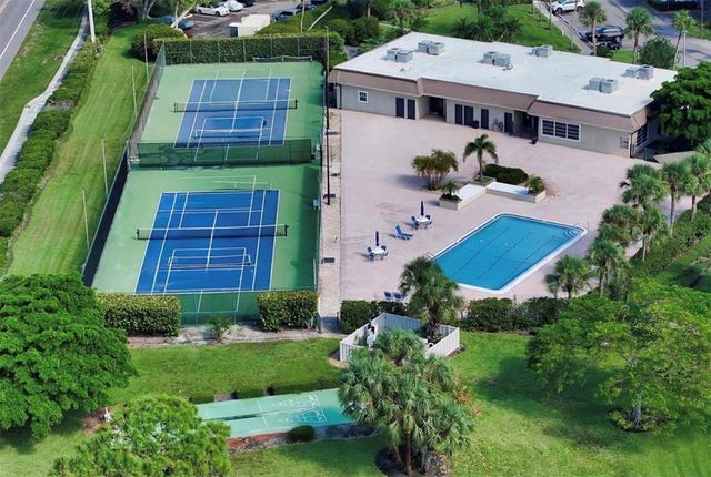 4860 GULF OF MEXICO DRIVE Villa 13, Longboat Key, FL 34228