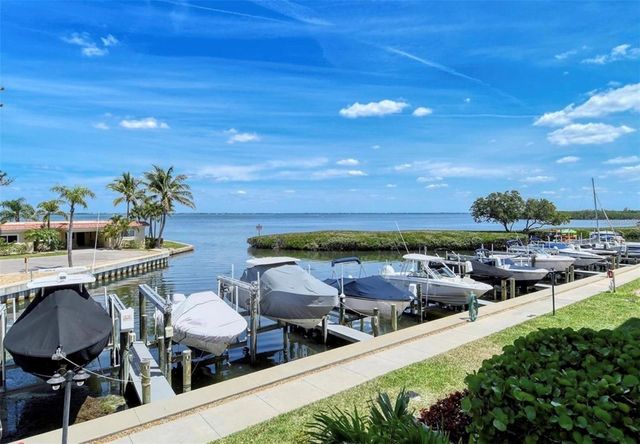 4860 GULF OF MEXICO DRIVE Villa 13, Longboat Key, FL 34228