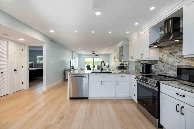 4860 GULF OF MEXICO DRIVE Villa 13, Longboat Key, FL 34228