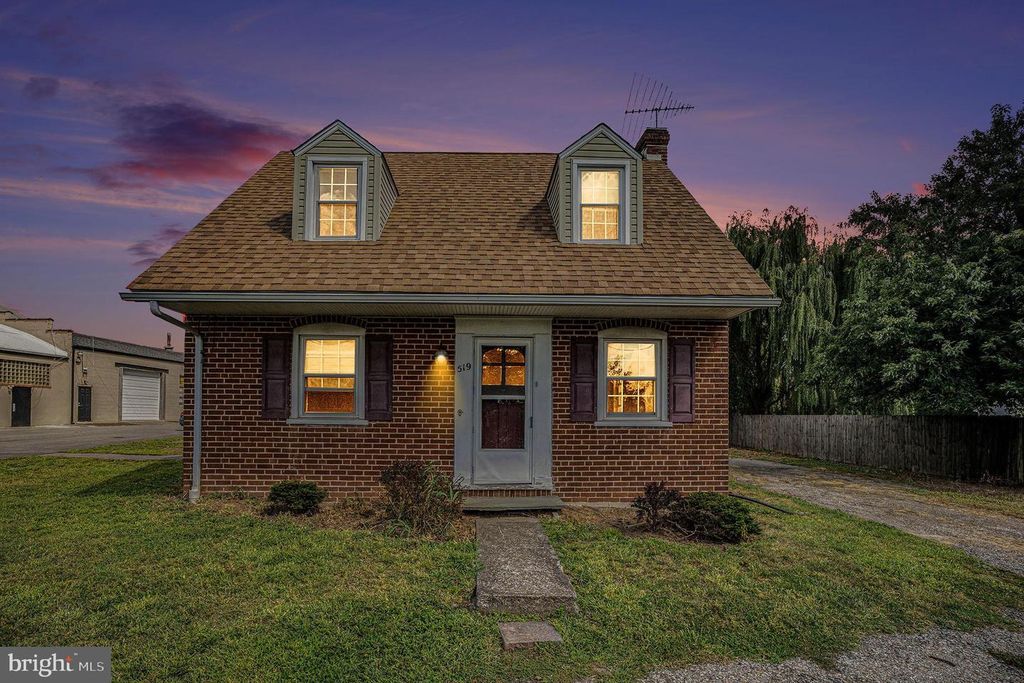 519 W GERMANTOWN PIKE, Norristown, PA 19403