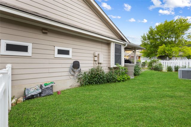 317 Strawn, Kyle, TX 78640