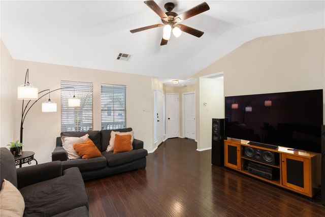 317 Strawn, Kyle, TX 78640