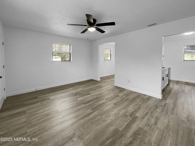 6828 TINKERBELL Lane, Jacksonville, FL 32210