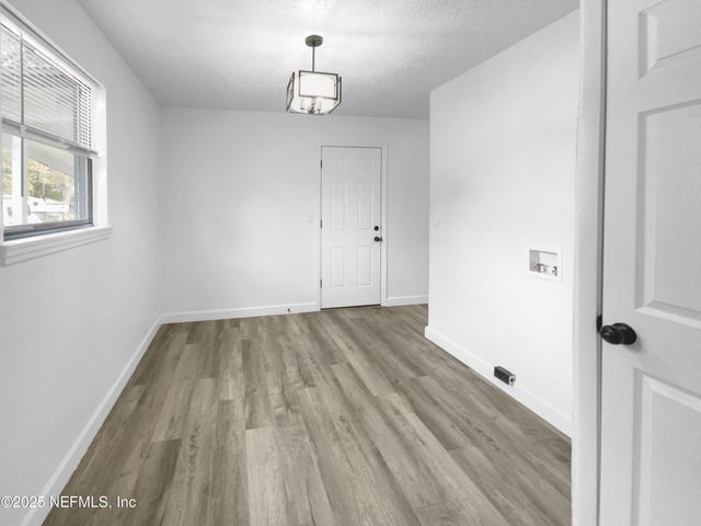 6828 TINKERBELL Lane, Jacksonville, FL 32210