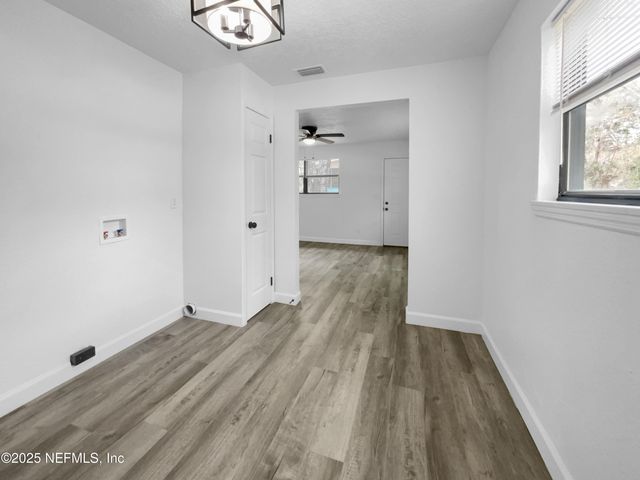 6828 TINKERBELL Lane, Jacksonville, FL 32210