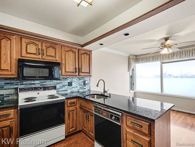 2526 Military Street, Port Huron, MI 48060