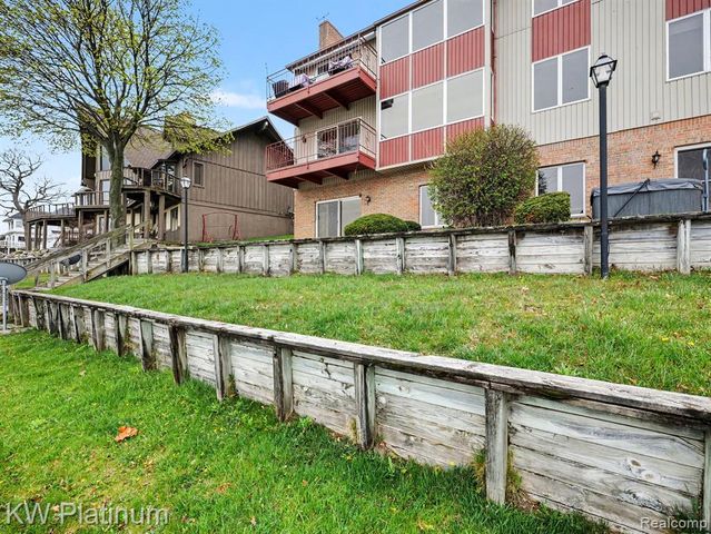 2526 Military Street, Port Huron, MI 48060