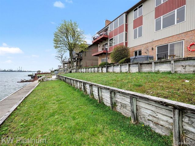 2526 Military Street, Port Huron, MI 48060