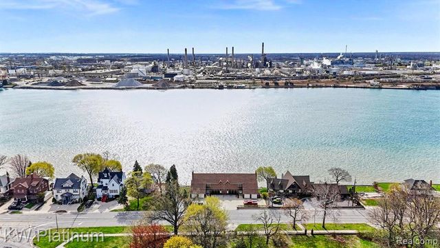 2526 Military Street, Port Huron, MI 48060