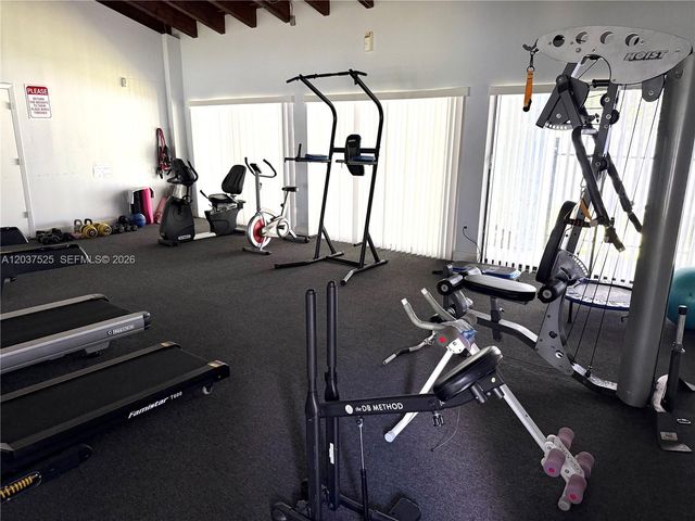 9440 Fontainebleau Boulevard 406, Miami, FL 33172