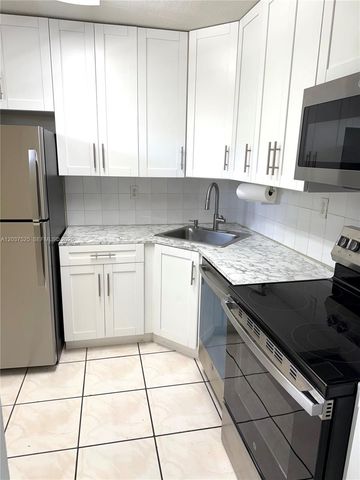 9440 Fontainebleau Boulevard 406, Miami, FL 33172
