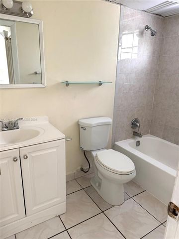 9440 Fontainebleau Boulevard 406, Miami, FL 33172