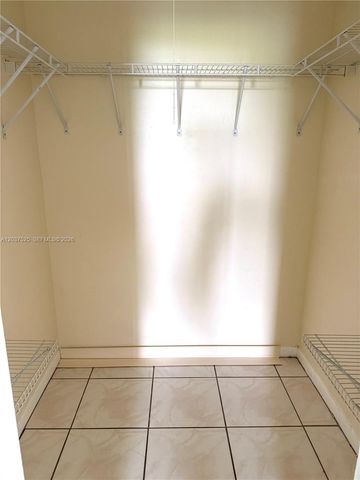 9440 Fontainebleau Boulevard 406, Miami, FL 33172