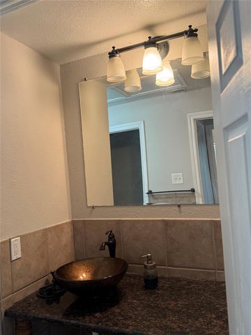 706 Bering Drive 103, Houston, TX 77057