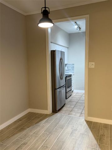 706 Bering Drive 103, Houston, TX 77057