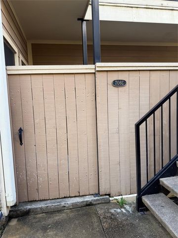 706 Bering Drive 103, Houston, TX 77057